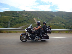 Dešimties baikerių kompanija šešiais motociklais nuvažiavo 4700 km. / Asmeninio archyvo nuotr.
