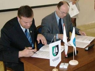 Šilutės rajono savivaldybė pasirašė bendradarbiavimo sutartį su Lietuvos mokslų akademija. / Šilutės savivaldybės nuotr.