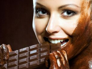 eating-chocolate-wallpapers