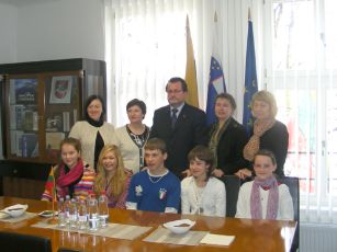 deguciai LR ambasadoje Slovenijoje su ambasadoriumi  Rimuciu Klevecka