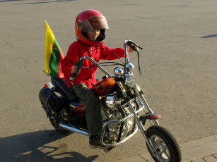 Pareigūnai tikrins, ar saugos šalmus naudoja motociklininkai. / © silutesnaujienos.lt