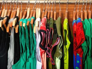 closet-clothes-donate-600