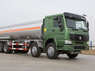 HOWO-Tanker-Truck-HOWO-8x4-Fuel-Tank-Truck
