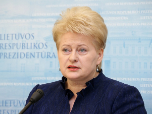 Prezidentė Dalia Grybauskaitė oficialiai kreipėsi į Konstitucinį Teismą dėl rinkimų rezultatų teisėtumo. / Dž.G.Barysaitės (president.lt) nuotr.