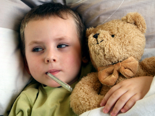 flu symptoms child with bear