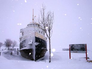 snow ship