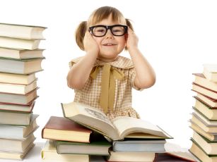 little-kid-books-glasses