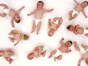 Group-of-ten-babies-in-di-006