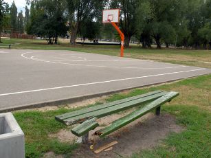 AIKSTELE 1