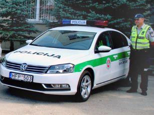 radviliskio-savivaldybes-dovana-policijai-trys-automobiliai-53d7a6dd8442c
