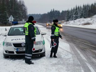 patrulis ziema policija