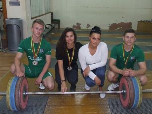 sunkioji atletika merginos