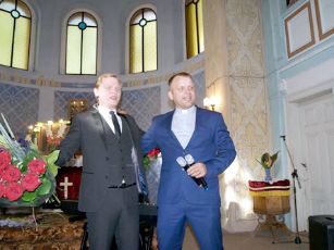 zilinskis mikalauskas dainuoja