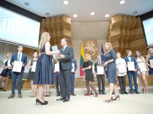 laura regelskyte_apdovanojama_vyriausybes_kanceliarijos_nuotrauka_2
