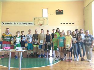 sveksnos sportai_suoliai_i_auksti