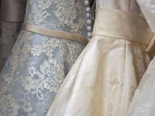 gown-2588238 960_720